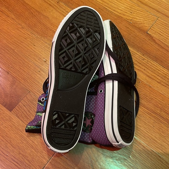 Shoe - Picture 2 of 3